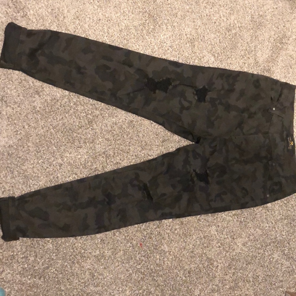 Camo distressed jeans